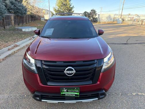 2023 Nissan Pathfinder SL