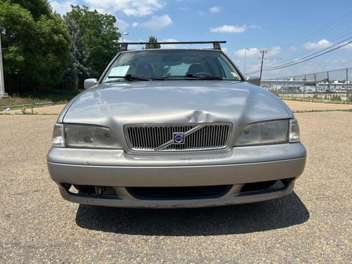 1999 Volvo S70 Base (M5)
