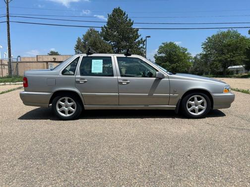 1999 Volvo S70 Base (M5)