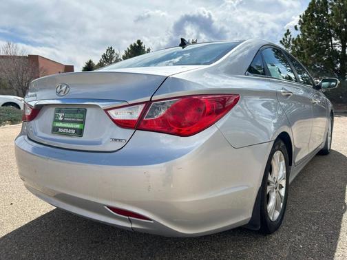 2012 Hyundai SONATA Limited