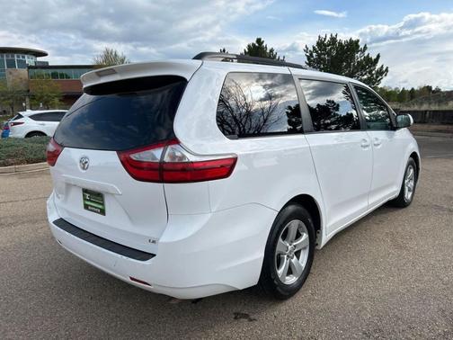 2015 Toyota Sienna LE