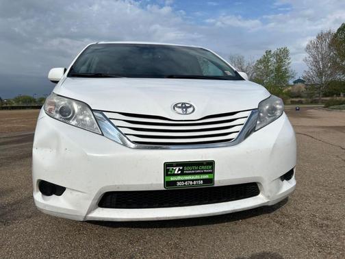 2015 Toyota Sienna LE