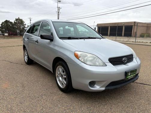 Silver 2006 Toyota Matrix CLEAN CARFAX WITH MICA FINISH