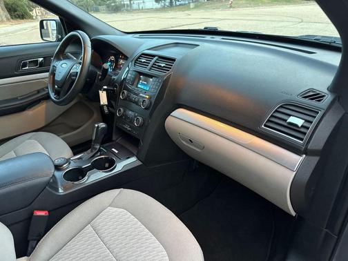 2019 Ford Explorer Base