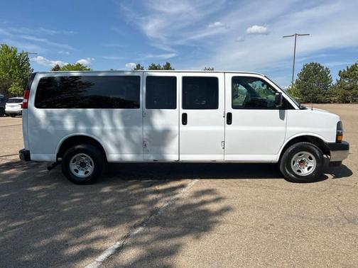 2017 Chevrolet Express 3500 LT