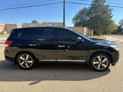 Super Black 2013 Nissan Pathfinder Platinum