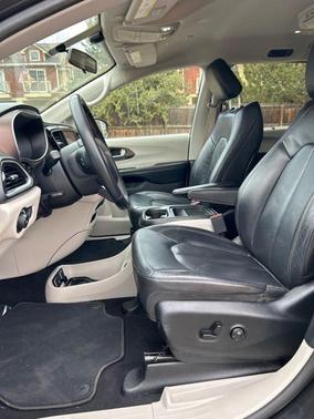 2018 Chrysler Pacifica Touring-L