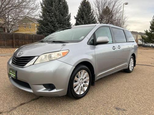 2011 Toyota Sienna LE