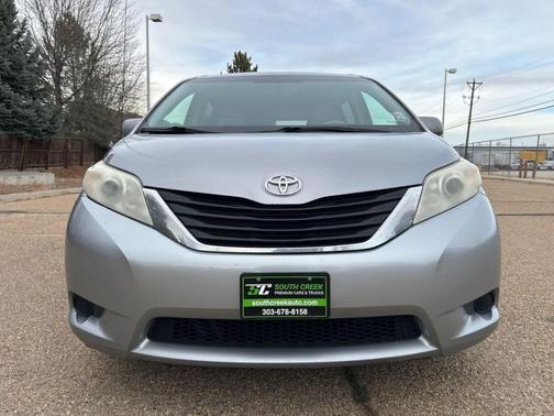 2011 Toyota Sienna LE