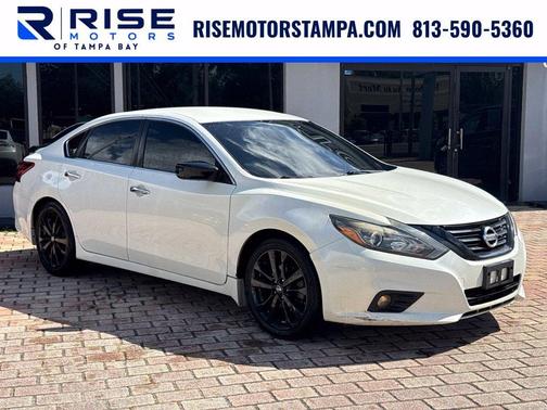 White 2018 Nissan Altima 2.5 SR