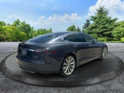 2015 Tesla Model S 90D