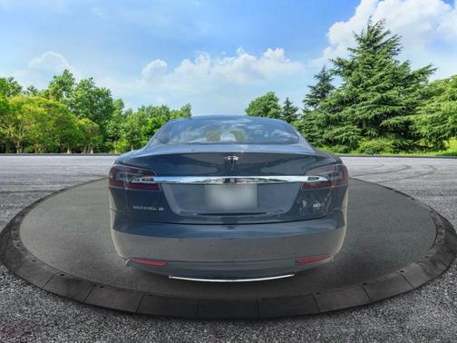 2015 Tesla Model S 90D