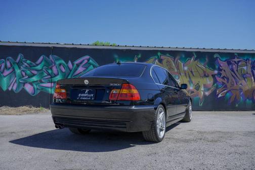 2005 BMW 330 330i Sedan 4D