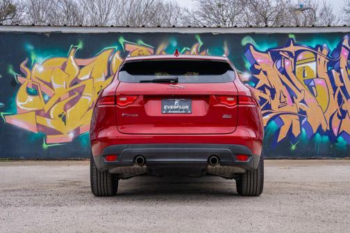 2018 Jaguar F-PACE S