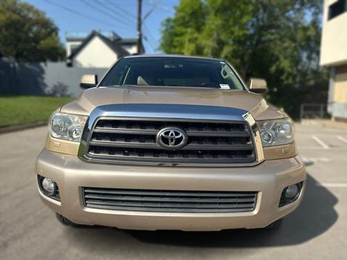 2014 Toyota Sequoia SR5