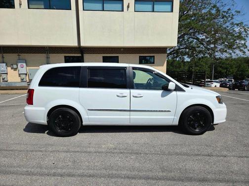 2014 Chrysler Town & Country S