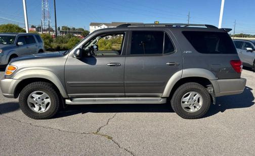 2004 Toyota Sequoia SR5
