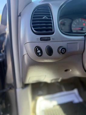 2004 Toyota Sequoia SR5