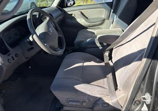 2004 Toyota Sequoia SR5
