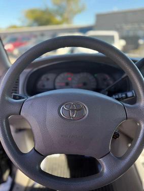 2004 Toyota Sequoia SR5