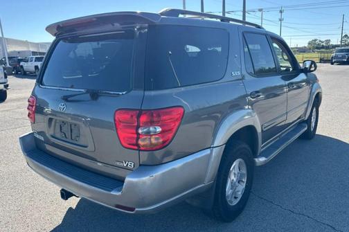 2004 Toyota Sequoia SR5