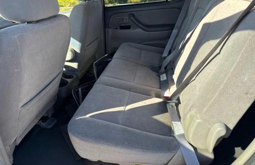 2004 Toyota Sequoia SR5