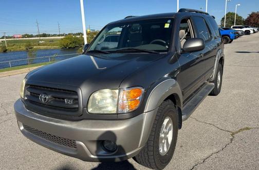 2004 Toyota Sequoia SR5