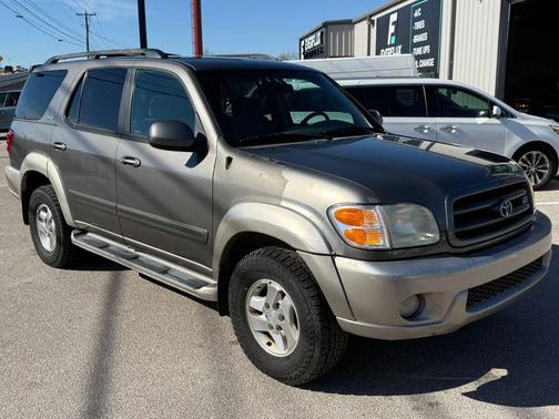 2004 Toyota Sequoia SR5