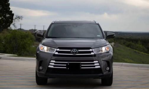 2017 Toyota Highlander SE