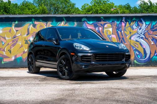 Jet Black Metallic 2015 Porsche Cayenne Cayenne