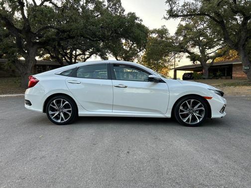 2019 Honda Civic Touring