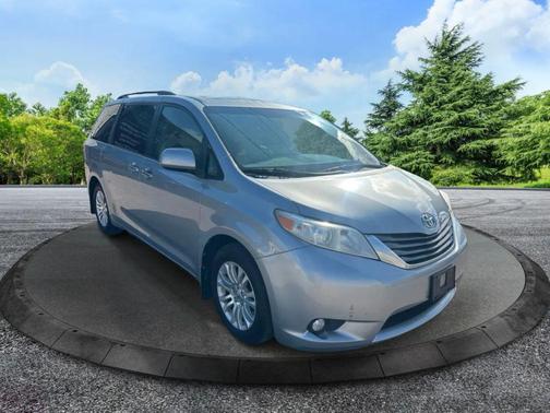 2011 Toyota Sienna XLE