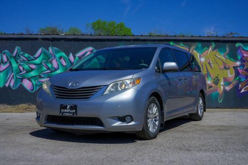 2011 Toyota Sienna XLE
