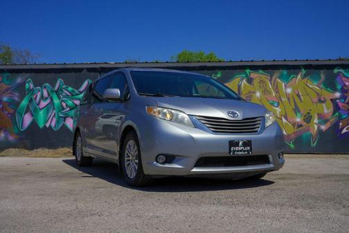 Silver Sky Metallic 2011 Toyota Sienna XLE