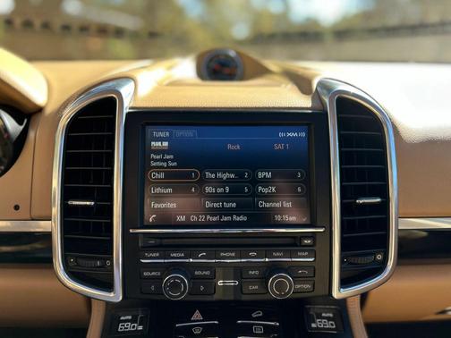 2014 Porsche Cayenne Platinum Edition