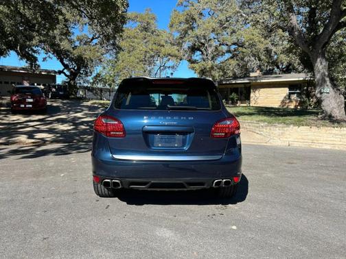 2014 Porsche Cayenne Platinum Edition