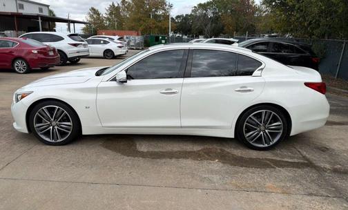 2015 INFINITI Q50 Premium