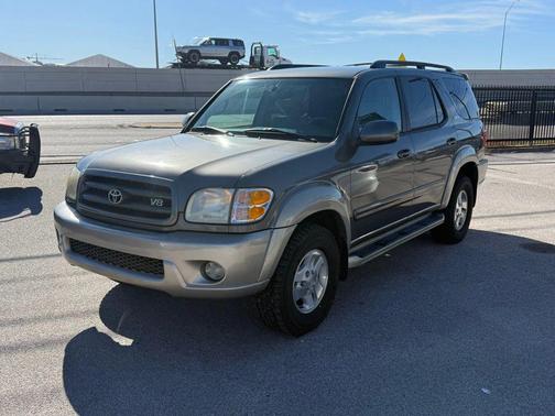 2004 Toyota Sequoia SR5