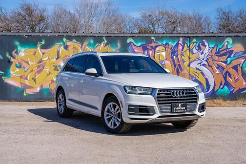 2019 Audi Q7 55 Premium Plus
