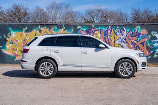 2019 Audi Q7 55 Premium Plus