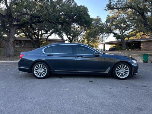 2017 BMW 740 740i Sedan 4D