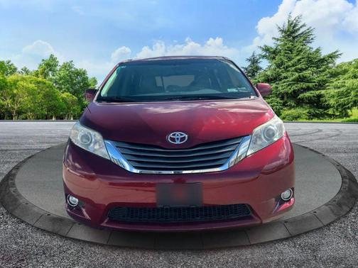 2011 Toyota Sienna XLE