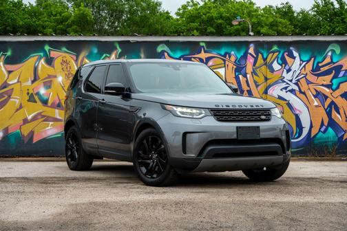 Gray 2017 Land Rover Discovery SE