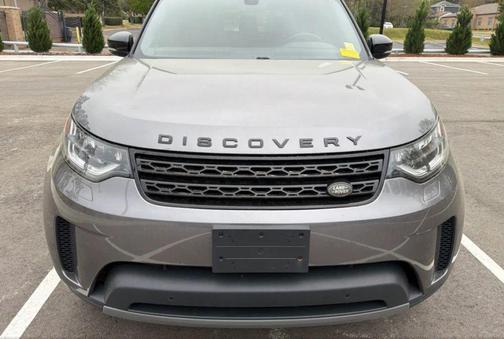Gray 2017 Land Rover Discovery SE Sport Utility 4D