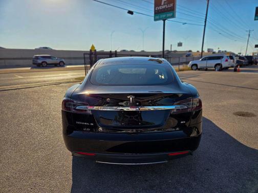 2014 Tesla Model S 85D