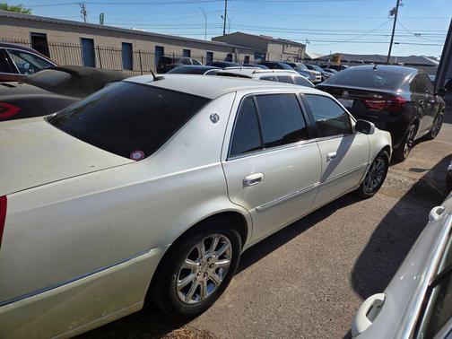 2008 Cadillac DTS Base