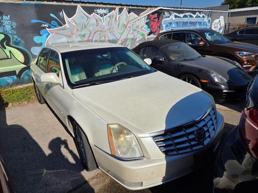 2008 Cadillac DTS Base