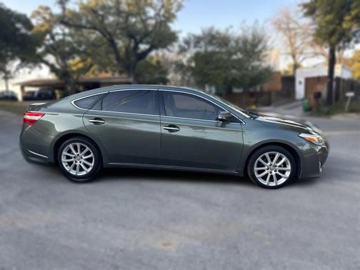 2013 Toyota Avalon XLE Premium