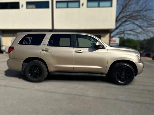 2014 Toyota Sequoia SR5