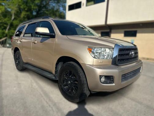 2014 Toyota Sequoia SR5